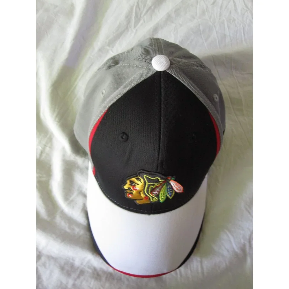 NEW Reebok NHL Center Ice Chicago Blackhawks‎ Hockey Black Grey Hat Fitted L/XL